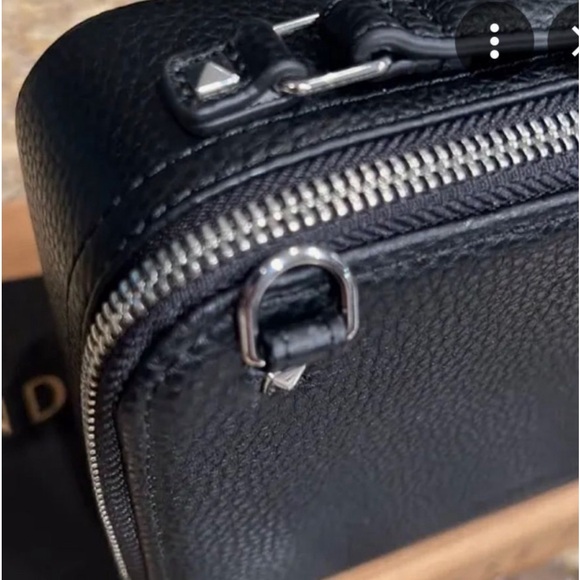 New in box! Bandolier Cameron bag , dust cover and original box ! - Picture 4 of 8